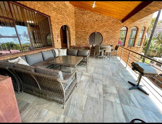 5 BEDROOM HOUSE FOR SALE IN NOORDHEUWEL